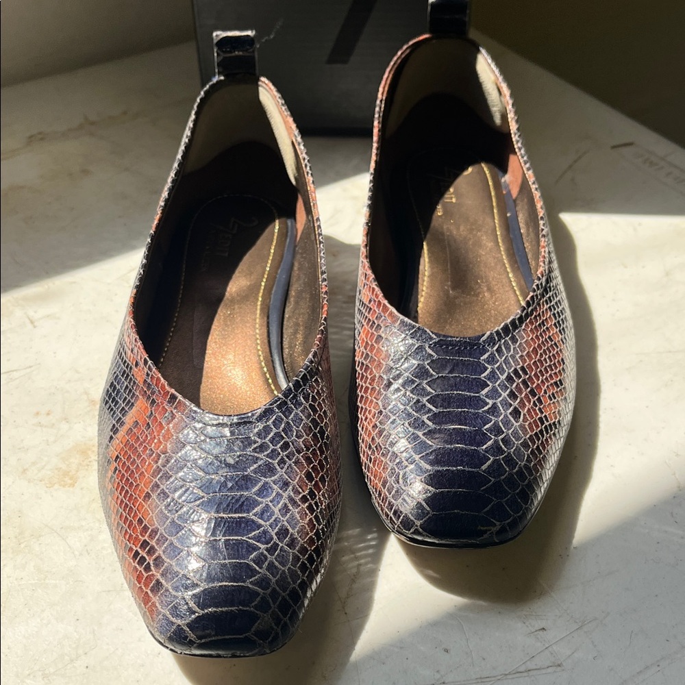 27 EDIT Navy and Rust Snake-Print Slip-On Loafers